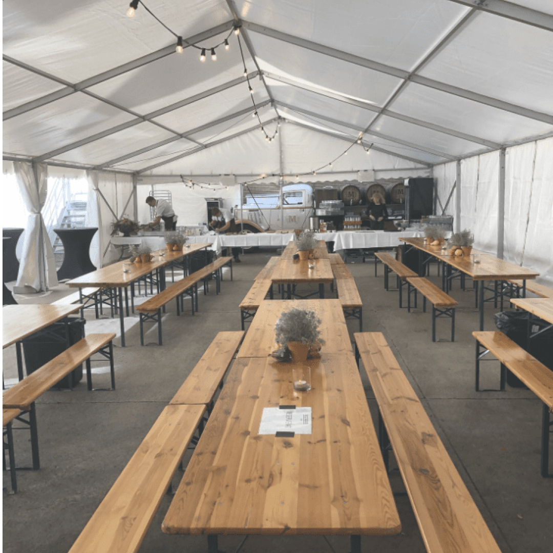 Trefemtvå Evenemangstält